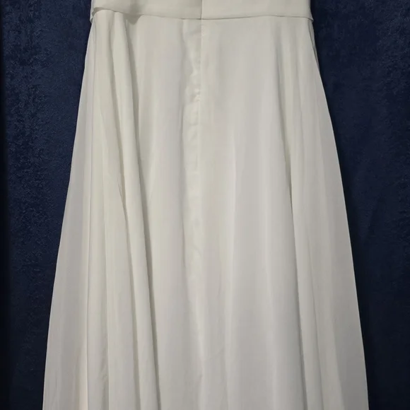 JJs House Ivory Long Wedding Dress 100 % Polyester. Size 16. Bust 34" Waist 32" - Picture 7 of 9